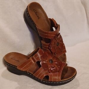 Clarks Women's Tan Leather Sandals Women's Size 9.5